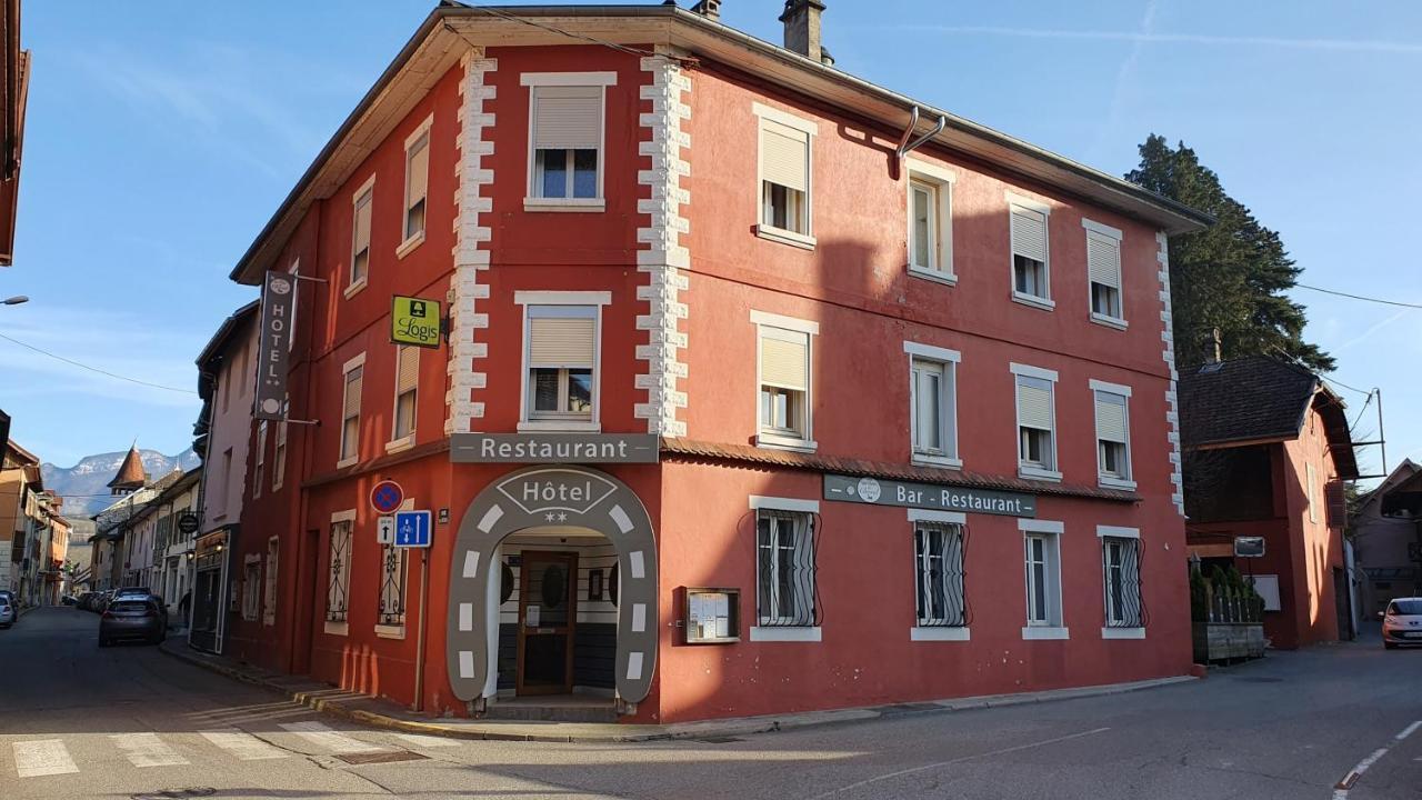 Logis Hotel Du Fer A Cheval Yenne Eksteriør billede